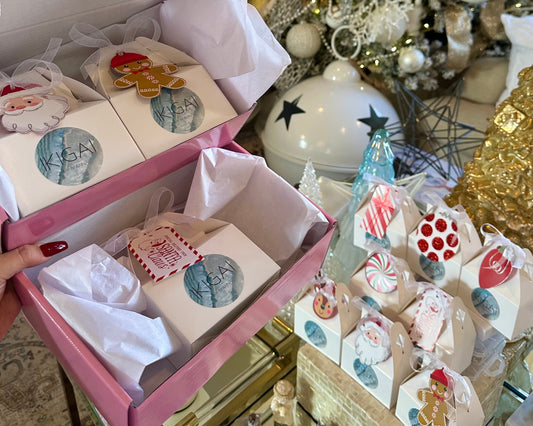 Free Holiday Gift Wrap