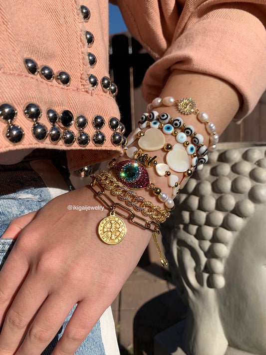 Pink Sparkly Eye Bracelet (1pcs)